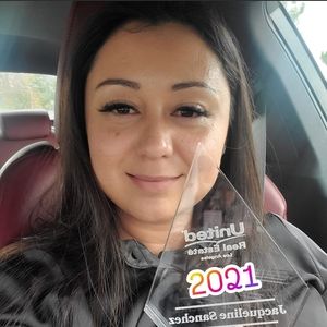 Meet your Posher, Jacqueline